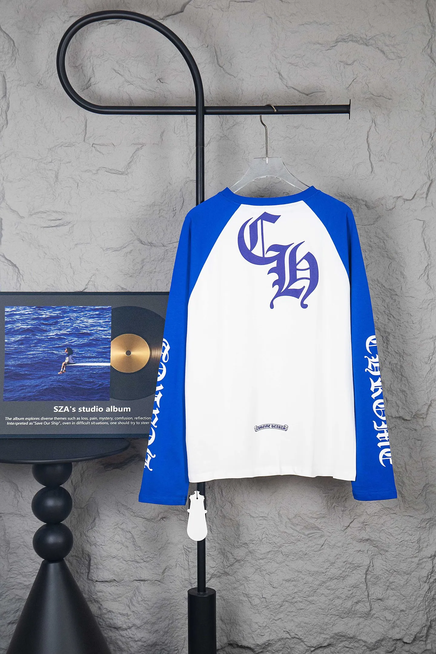 P170 Chrome Hearts/Chrome Hearts 23ss Sanskrit horseshoe splicing print popular long-sleeved T-shirt 260g 85 pure cotton double yarn, skin-friendly, comfortable, soft and breathable. Matching threads, long-lasting washing without deformation. Color: white and black, white and blue -Size: S M L XL